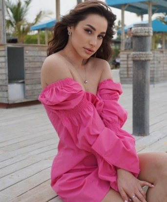 Горячая брюнетка с изысканными манерами приглашает в гости для развлечений по полной программе. Ты получишь все, о чем мечтал, и даже больше. Со мной ты узнаешь, что такое настоящее удовольствие! 14, 24 года